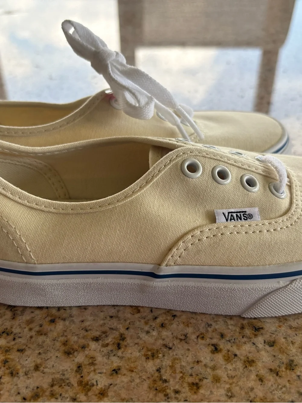 NWT Vans men’s 3.5/ women 5 Authentic Canvas Sneakers in Cream with Blue Stripe